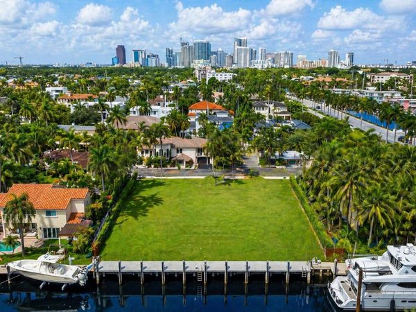 310 Coral Way, Fort Lauderdale, FL 33301