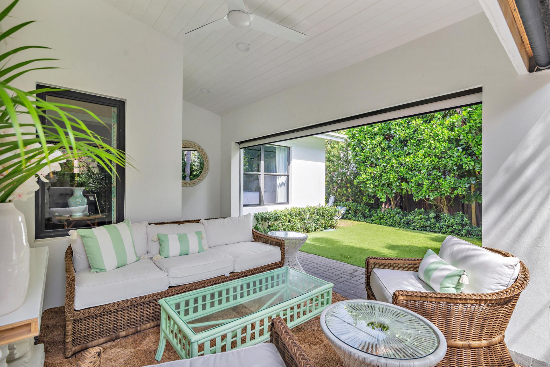 3210 Vincent Road, West Palm Beach, FL 33405 Photo
