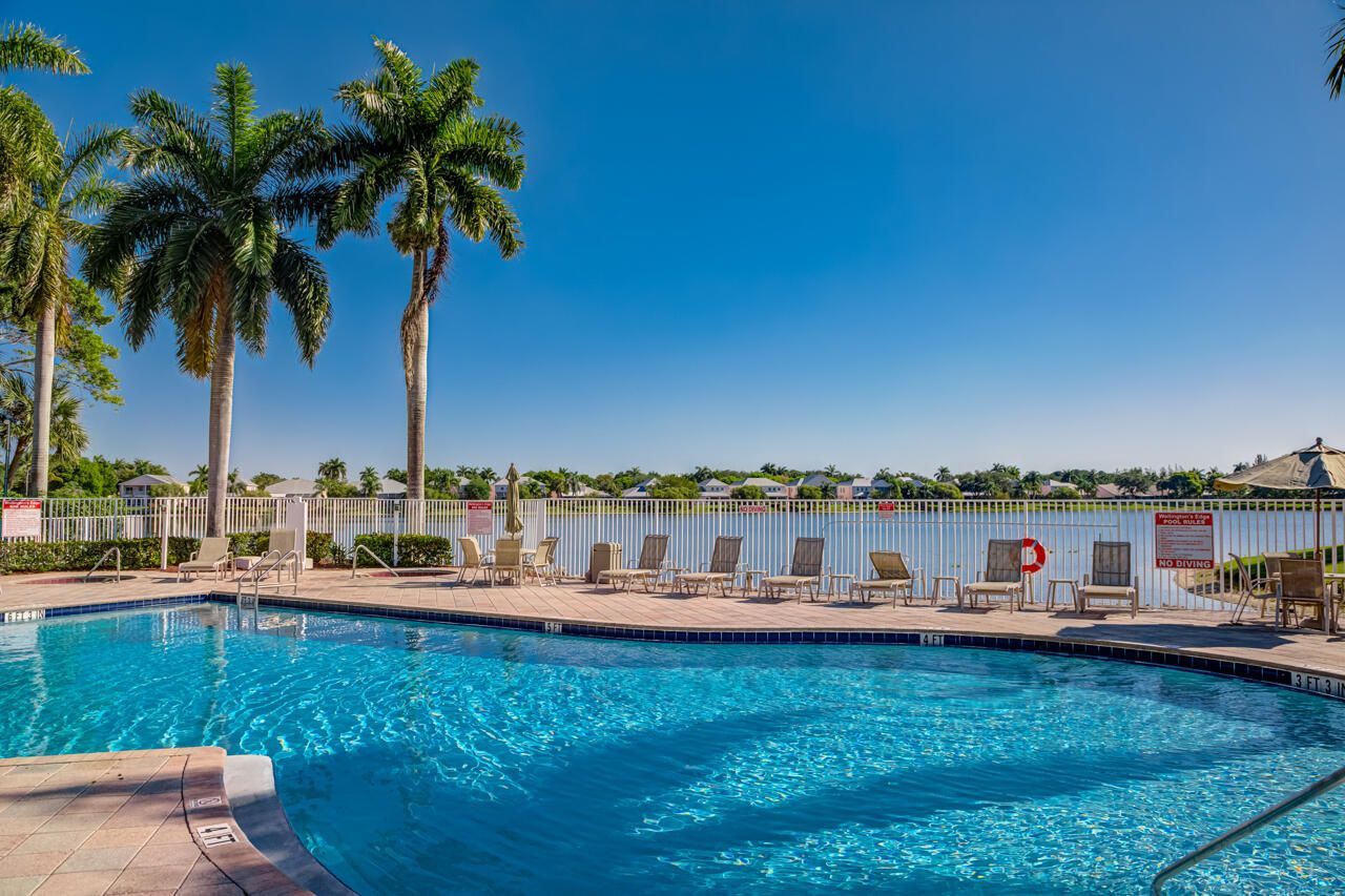 1592 Carriage Brooke Drive, Wellington, FL 33414 Photo