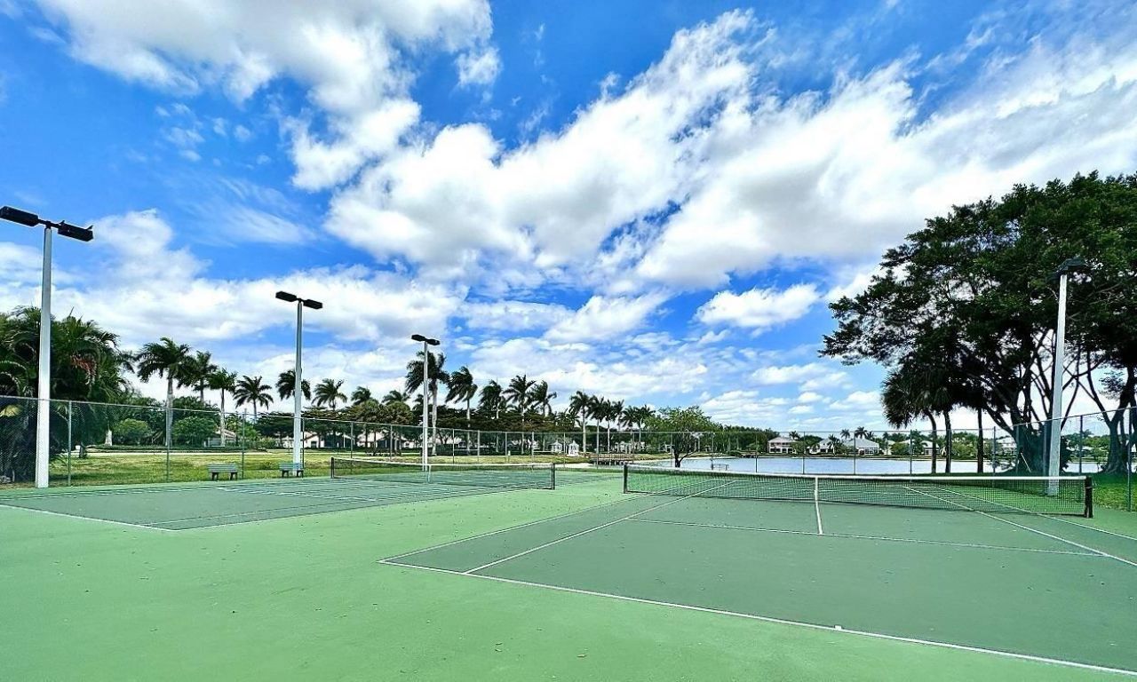 1592 Carriage Brooke Drive, Wellington, FL 33414 Photo