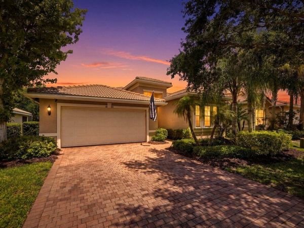 1963 Grey Falcon Circle SW, Vero Beach, FL 32962