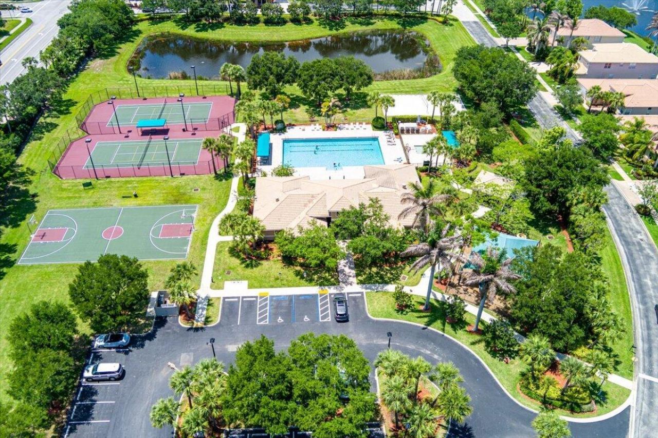 1963 Grey Falcon Circle Sw, Vero Beach, FL 32962 Photo