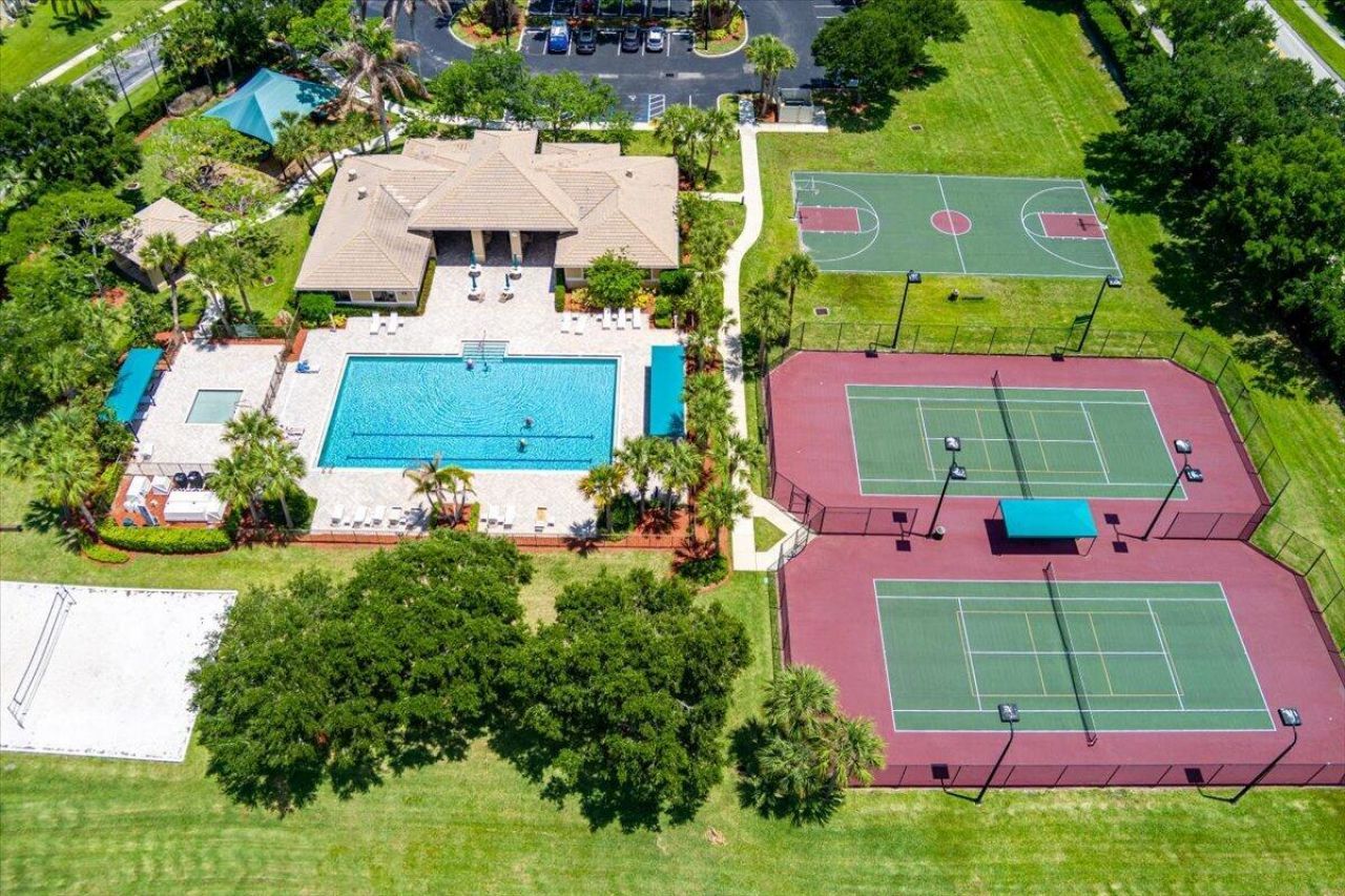 1963 Grey Falcon Circle Sw, Vero Beach, FL 32962 Photo
