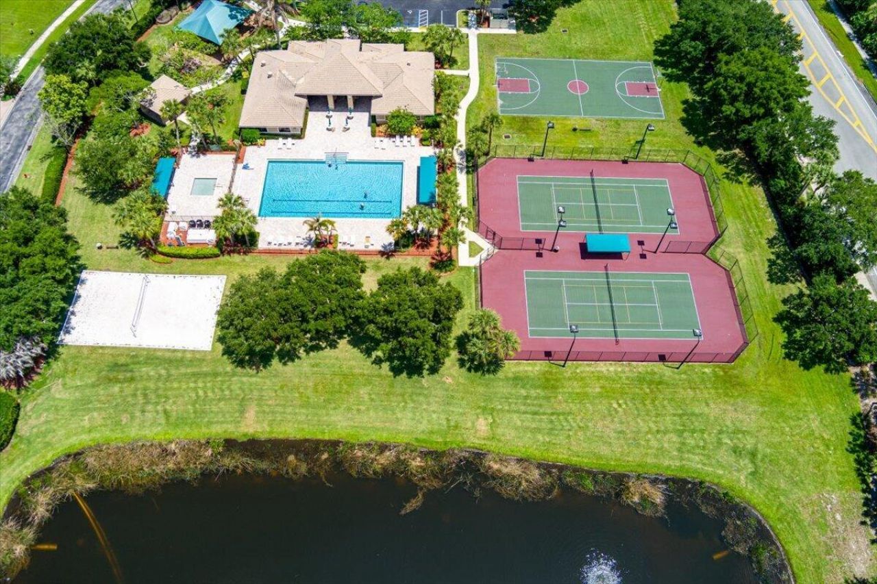 1963 Grey Falcon Circle Sw, Vero Beach, FL 32962 Photo