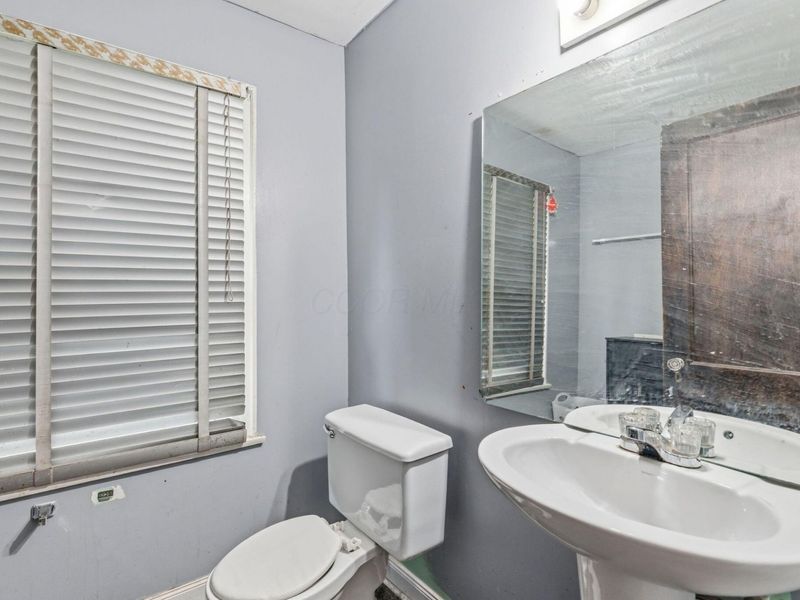 700 N Nelson Road, Columbus, OH 43219 Photo 14