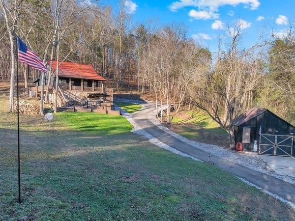 1956 Vanzant Bend Rd , Belvidere, TN 37306