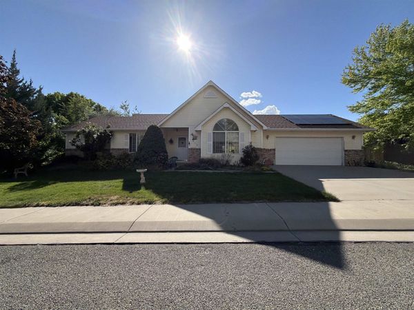 812 Elberta Avenue , Palisade, CO 81526