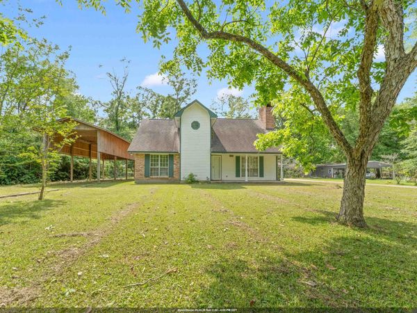 15035 Crystal Dr, Pride, LA 70770