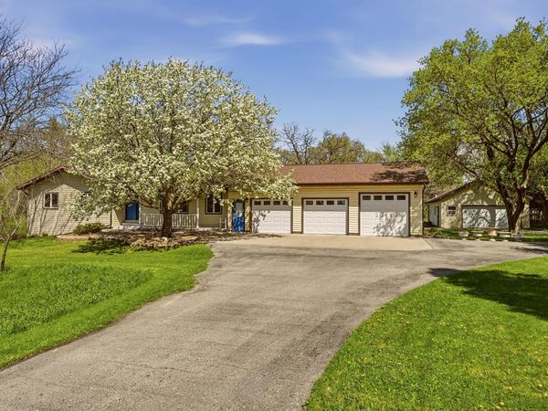 5955 Meadow Drive SE, Rochester, MN 55904
