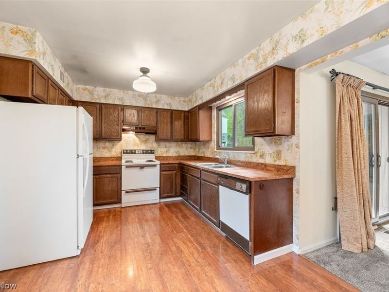 17620 Eastbrook Trail, Chagrin Falls, OH 44023 Photo 11