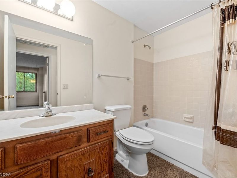 17620 Eastbrook Trail, Chagrin Falls, OH 44023 Photo 25