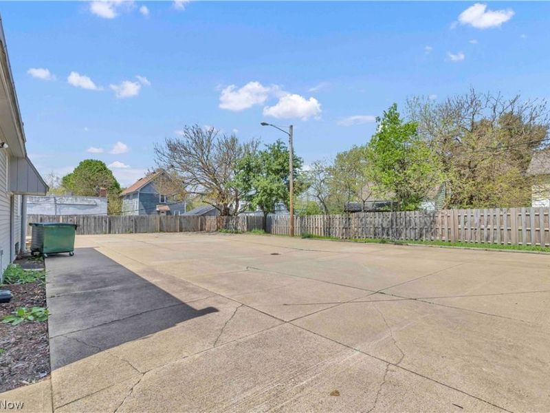 18515 Underwood Avenue, Cleveland, OH 44119 Photo 3