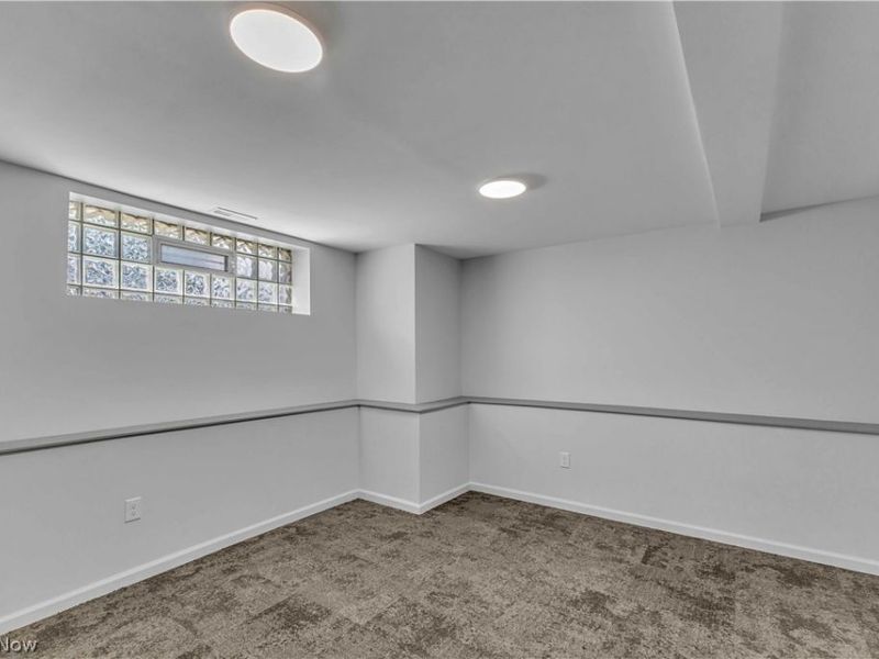 18515 Underwood Avenue, Cleveland, OH 44119 Photo 9