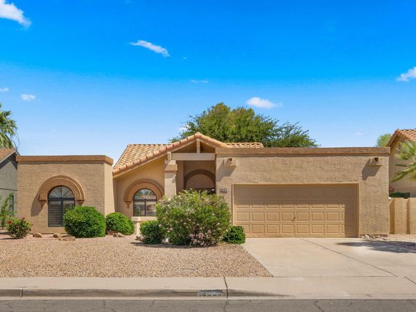 19033 N 92ND Avenue, Peoria, AZ 85382