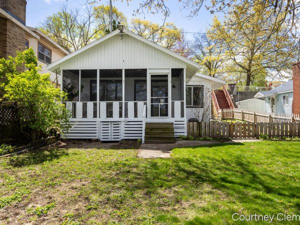 747 Kornoelje Drive NE, Comstock Park, MI 49321