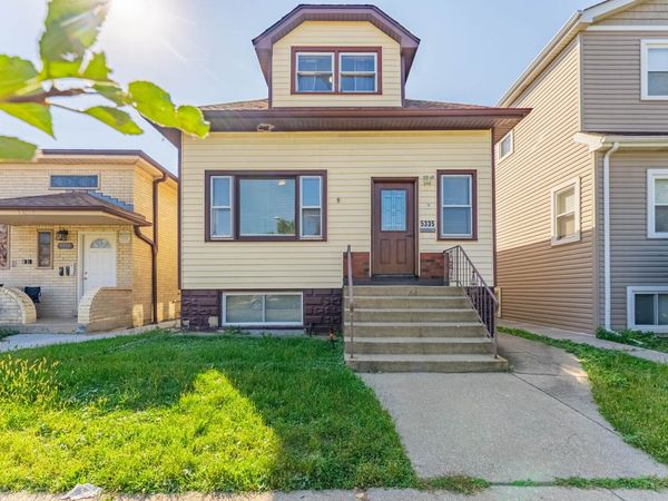 5335 W Barry Avenue , Chicago, IL 60641