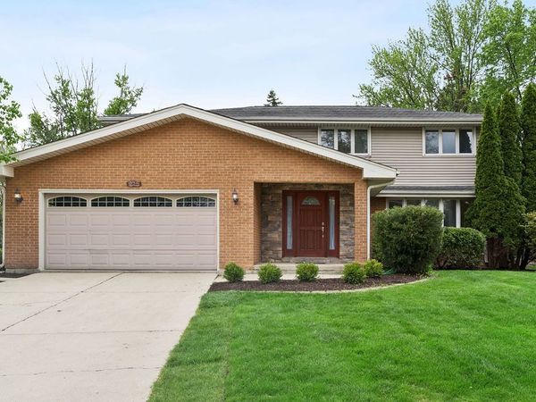 925 Lancaster Avenue , Downers Grove, IL 60516