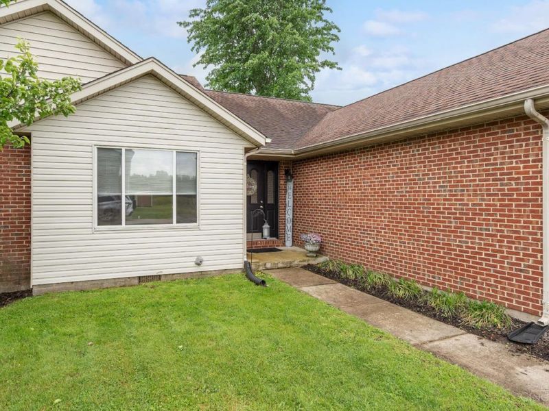 203 Lakewood Lane, Georgetown, OH 45121 Photo 2