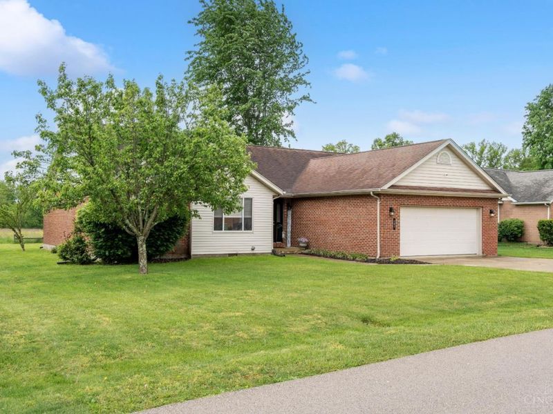 203 Lakewood Lane, Georgetown, OH 45121 Photo 3