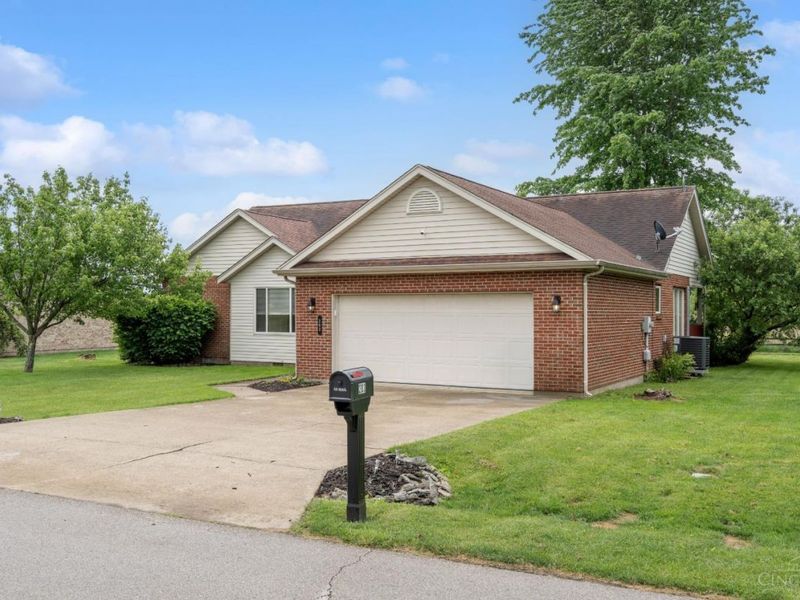 203 Lakewood Lane, Georgetown, OH 45121 Photo 4