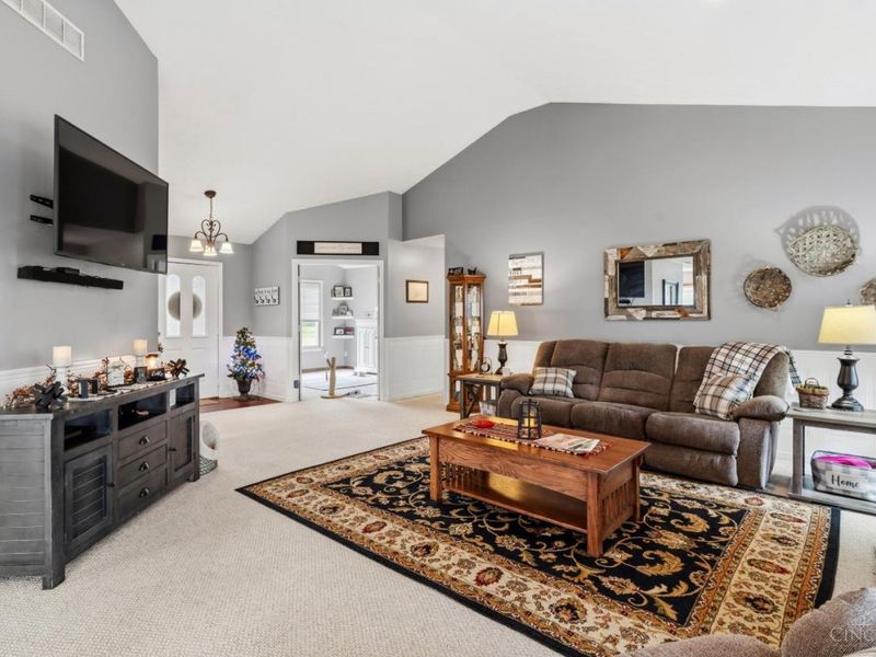 203 Lakewood Lane, Georgetown, OH 45121 Photo 9