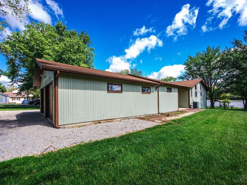 190 Lakengren Drive, Eaton, OH 45320 Photo 4
