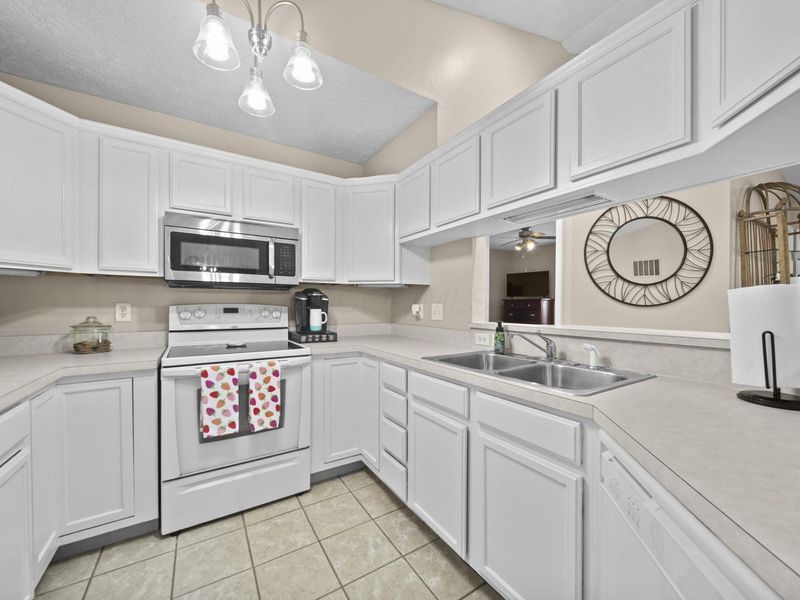 1214 Old Pond Drive, Marion, OH 43302 Photo 10