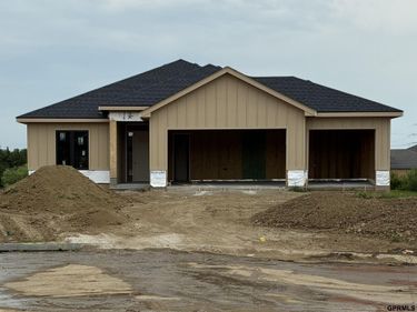 2094 N 182 Avenue Circle, Elkhorn, NE 68022