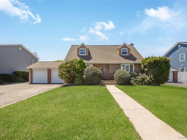 2646 Beech Street, East Meadow, NY 11554