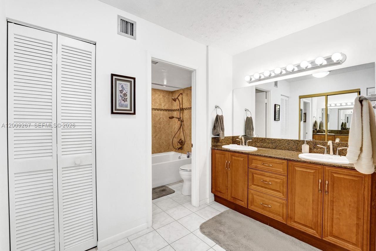 2806 N 46th Ave , Unit D637, Hollywood, FL 33021 Photo