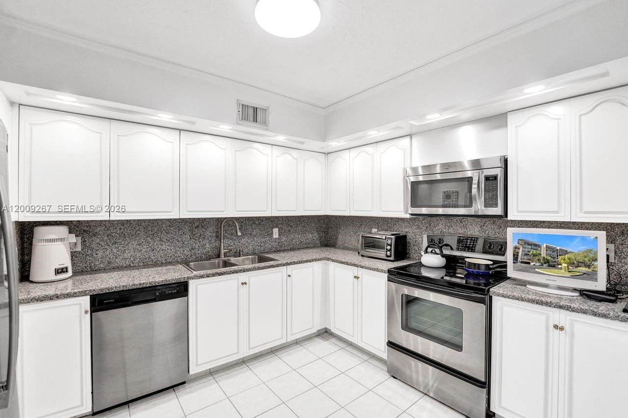 2806 N 46th Ave , Unit D637, Hollywood, FL 33021 Photo