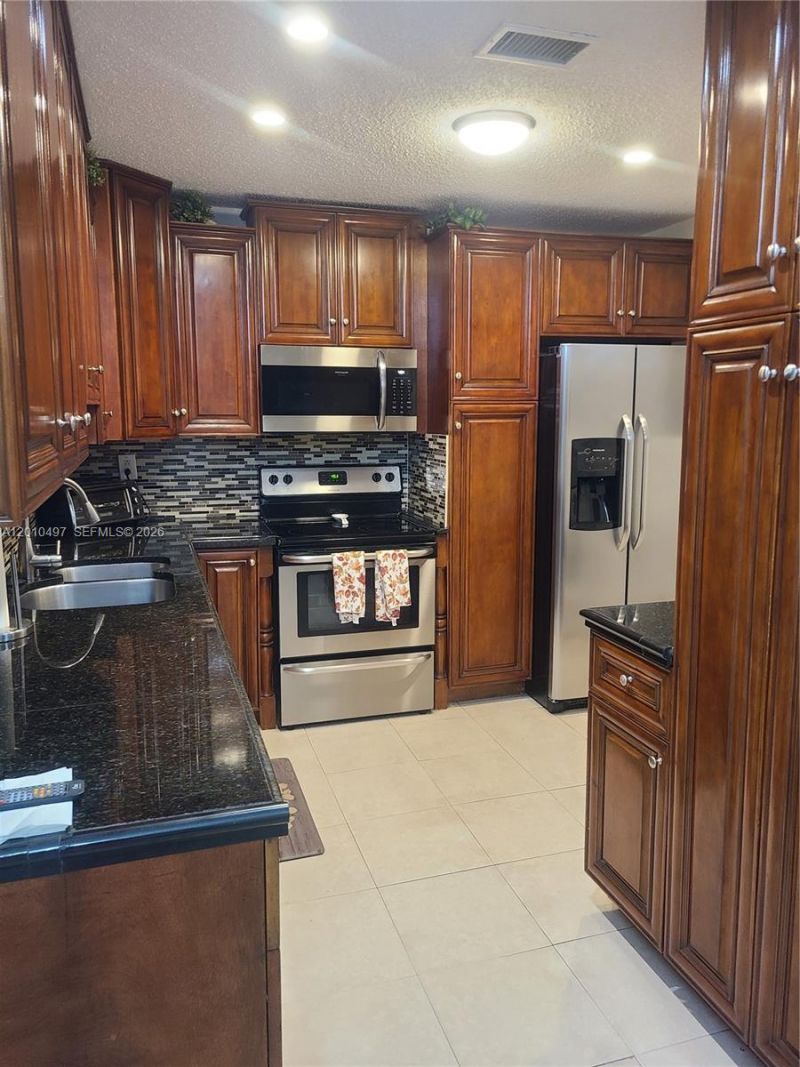 7565 SW 153rd Ct, Unit 201-14, Miami, FL 33193 Photo