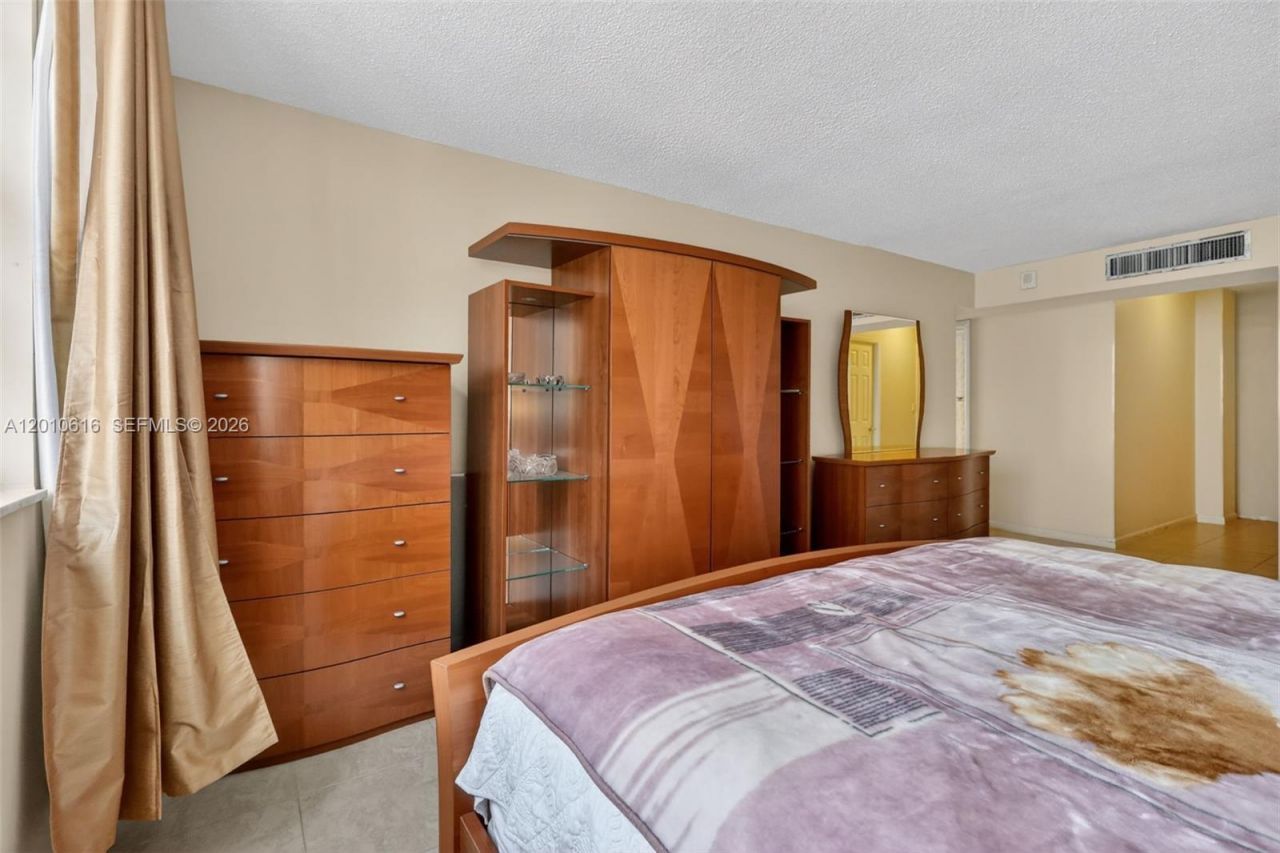 1849 S Ocean Dr , Unit 1402, Hallandale Beach, FL 33009 Photo