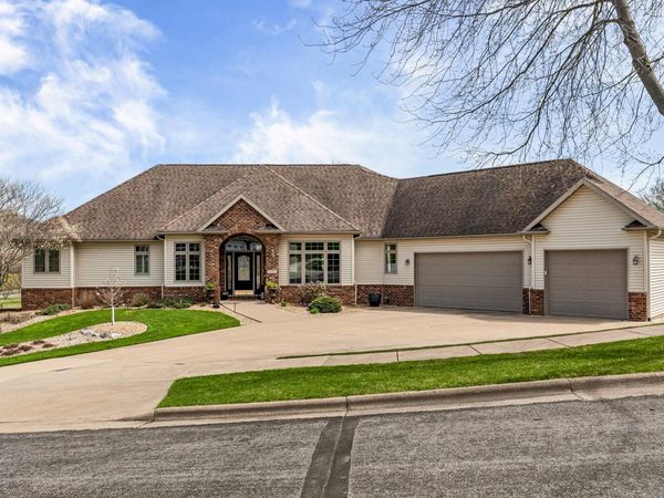 1892 Wood Run Pl, Onalaska, WI 54650