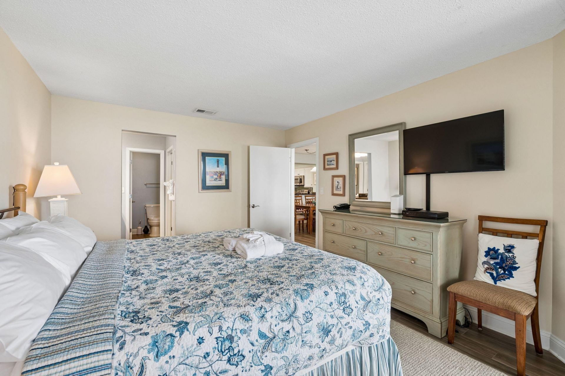 8000 Palmetto Drive Photo 18