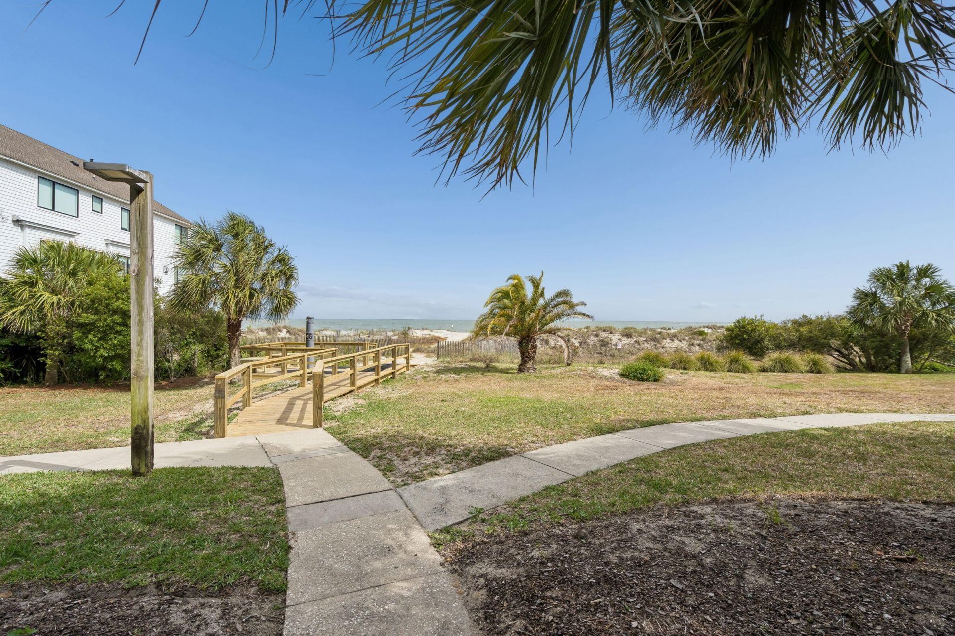 8000 Palmetto Drive Photo 29