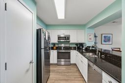 8000 Palmetto Drive photo 4