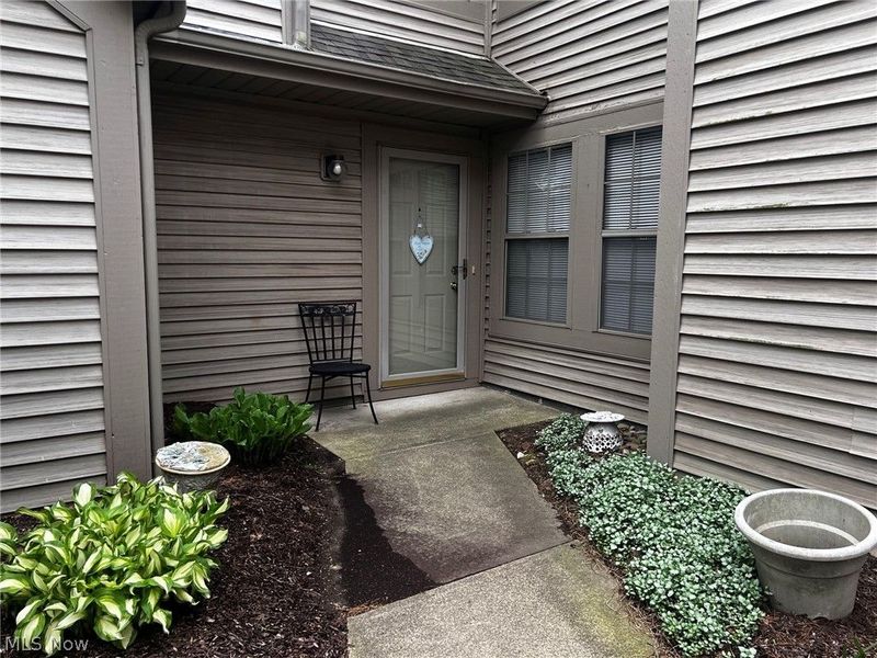 205 S Aspen Court , Unit 3, Warren, OH 44484 Photo 1