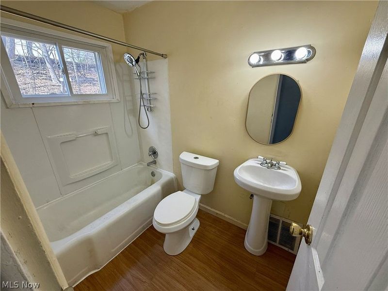 222 Rhodes Avenue , Akron, OH 44302 Photo 10