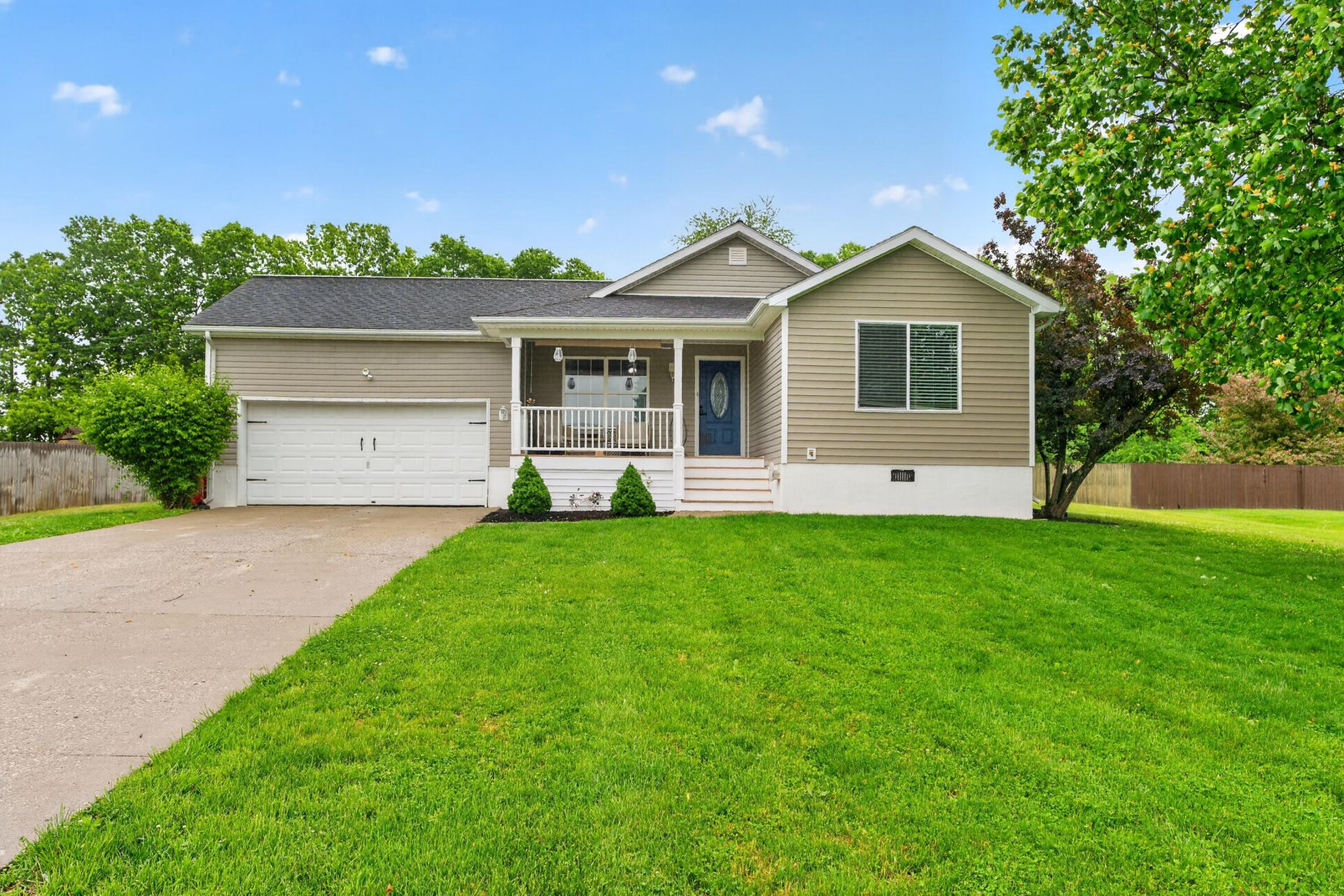 104 Berkley Lane, Frankfort, KY 40601 Main Photo