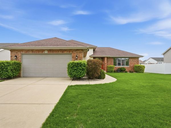 6587 Arrowhead Drive , Schererville, IN 46375