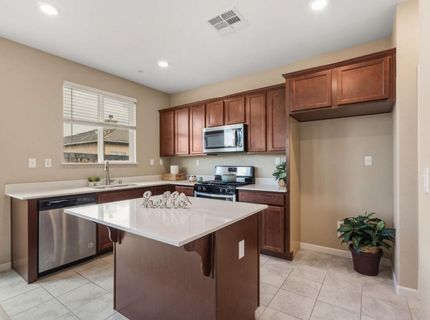 8877 Tethys Ln, Elk Grove, CA 95758 Photo