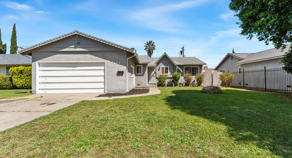 2163 65th Ave, Sacramento, CA 95822 Photo