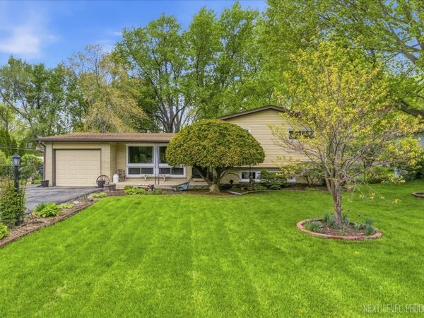 29W454 Ray Avenue, West Chicago, IL 60185