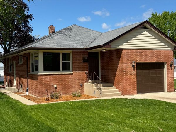 289 Chestnut Street , Antioch, IL 60002