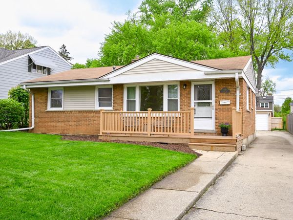 449 W Verret Street , Elmhurst, IL 60126