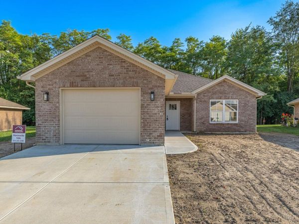 137 Pebble Creek Drive, Eaton, OH 45320