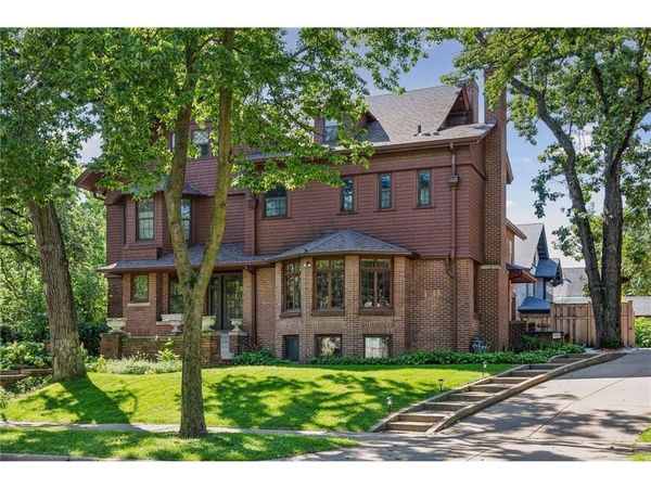 1613 W Franklin Avenue , Minneapolis, MN 55405