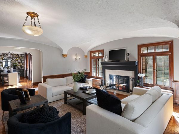 1613 W Franklin Avenue , Minneapolis, MN 55405