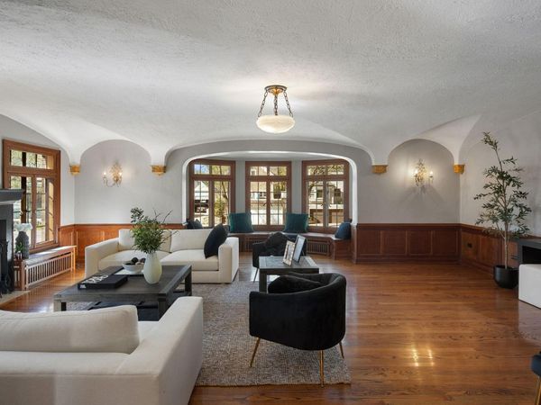 1613 W Franklin Avenue, Minneapolis, MN 55405